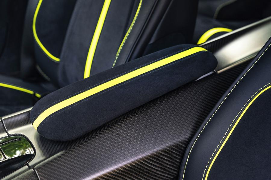 Детали интерьера Aston Martin Rapide AMR 2018 года  (WW) (фото 8 из 25)